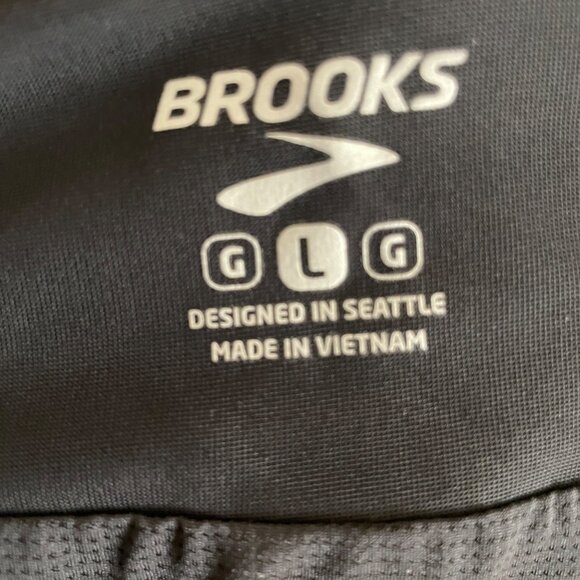 Brooks Womens Running Shorts With Inner Liner Black & Multicolor Geometric Waist - Picture 4 of 4